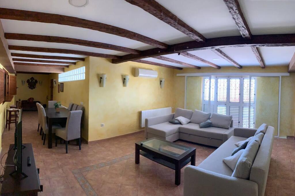Villa Gloria Los Lopez Экстерьер фото